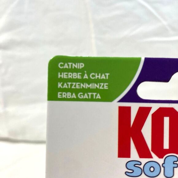 KONG® Softies Cat Toy with Catnip Small Holiday Bear 6"x5" Soft Plush Fabric - Picture 4 of 6